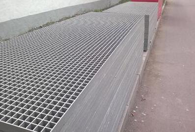 鋼格柵.jpg 鋼格柵.jpg